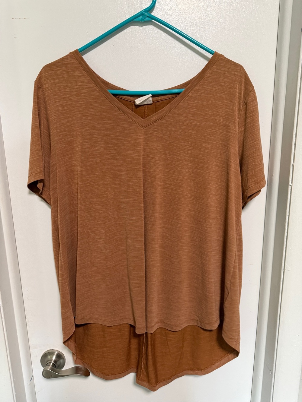 Mod ref Women's V-Neck Short Sleeve Top - Brown